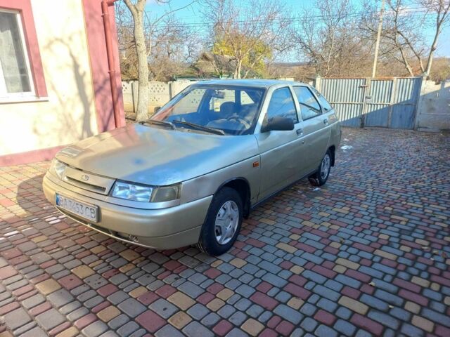 Бежевый ВАЗ 2112, объемом двигателя 1.6 л и пробегом 350 тыс. км за 900 $, фото 1 на Automoto.ua