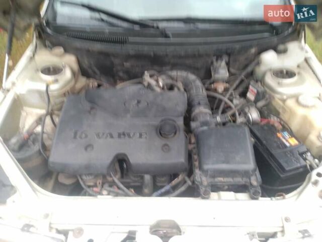 Бежевый ВАЗ 2112, объемом двигателя 1.6 л и пробегом 200 тыс. км за 1300 $, фото 1 на Automoto.ua