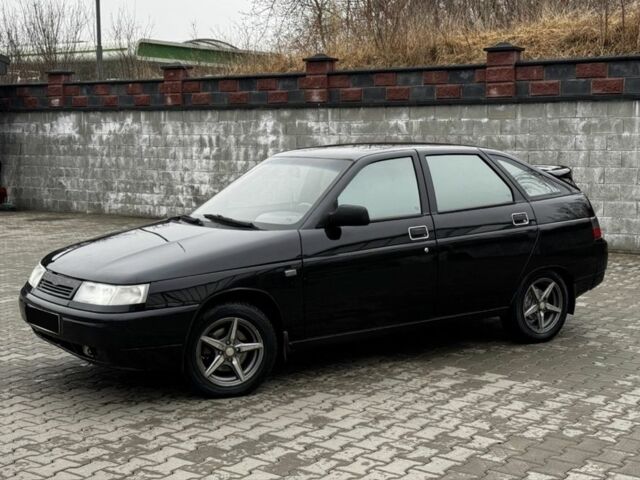Чорний ВАЗ 2112, об'ємом двигуна 1.6 л та пробігом 200 тис. км за 2250 $, фото 1 на Automoto.ua