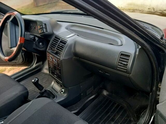 Чорний ВАЗ 2112, об'ємом двигуна 1.6 л та пробігом 145 тис. км за 2500 $, фото 1 на Automoto.ua