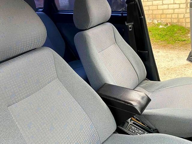 Чорний ВАЗ 2112, об'ємом двигуна 1.6 л та пробігом 160 тис. км за 2100 $, фото 1 на Automoto.ua