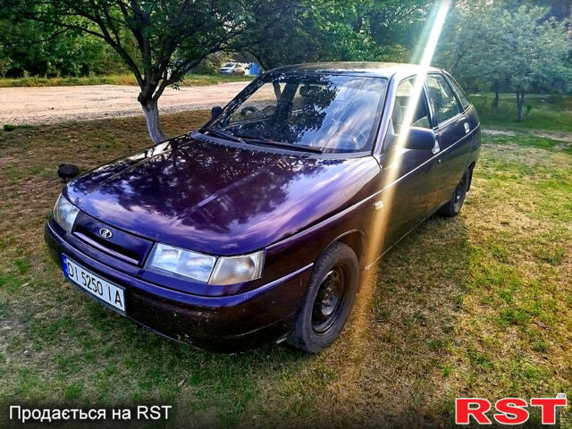 Фіолетовий ВАЗ 2112, об'ємом двигуна 1.5 л та пробігом 335 тис. км за 1000 $, фото 1 на Automoto.ua