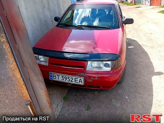 Красный ВАЗ 2112, объемом двигателя 1.5 л и пробегом 300 тыс. км за 1550 $, фото 1 на Automoto.ua