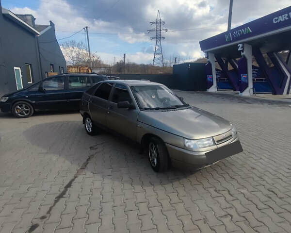 Жовтий ВАЗ 2112, об'ємом двигуна 1.6 л та пробігом 200 тис. км за 2200 $, фото 1 на Automoto.ua