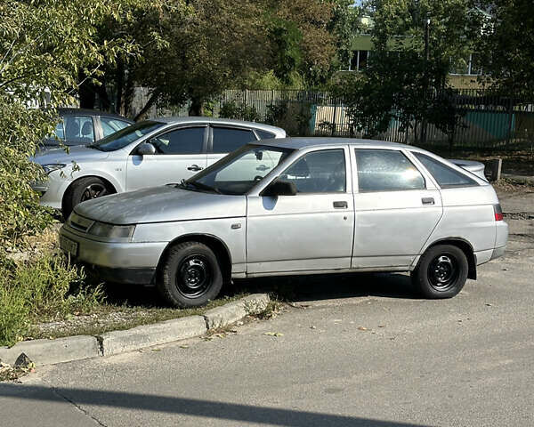 Серый ВАЗ 2112, объемом двигателя 1.5 л и пробегом 180 тыс. км за 1300 $, фото 1 на Automoto.ua