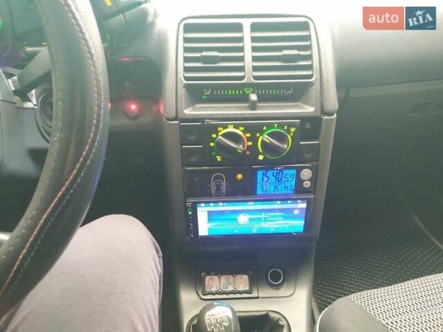 Серый ВАЗ 2112, объемом двигателя 1.5 л и пробегом 258 тыс. км за 2500 $, фото 1 на Automoto.ua