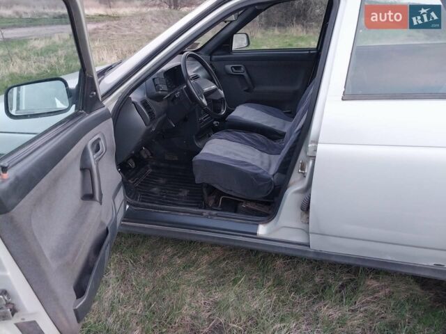 Серый ВАЗ 2112, объемом двигателя 1.5 л и пробегом 253 тыс. км за 1500 $, фото 1 на Automoto.ua