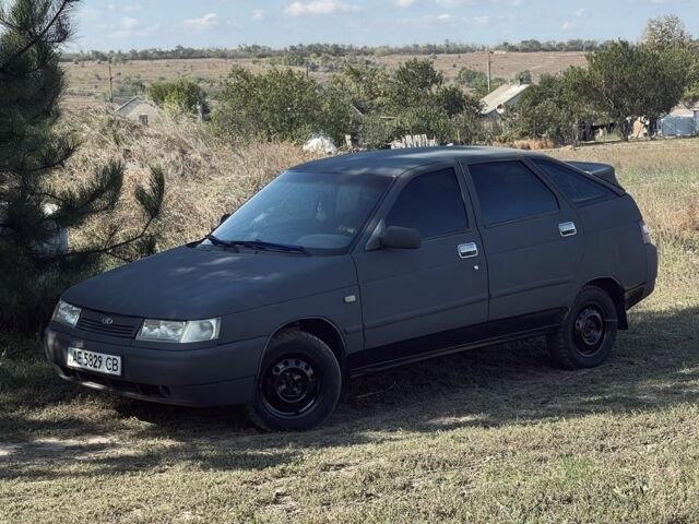Серый ВАЗ 2112, объемом двигателя 1.6 л и пробегом 270 тыс. км за 892 $, фото 1 на Automoto.ua