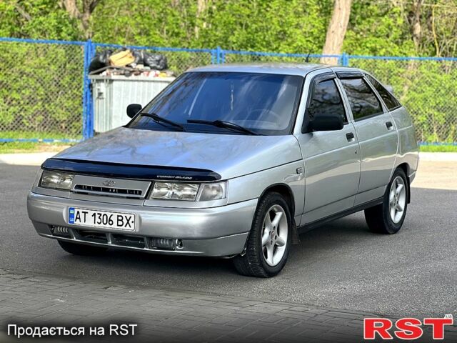 Серый ВАЗ 2112, объемом двигателя 1.6 л и пробегом 240 тыс. км за 2150 $, фото 1 на Automoto.ua