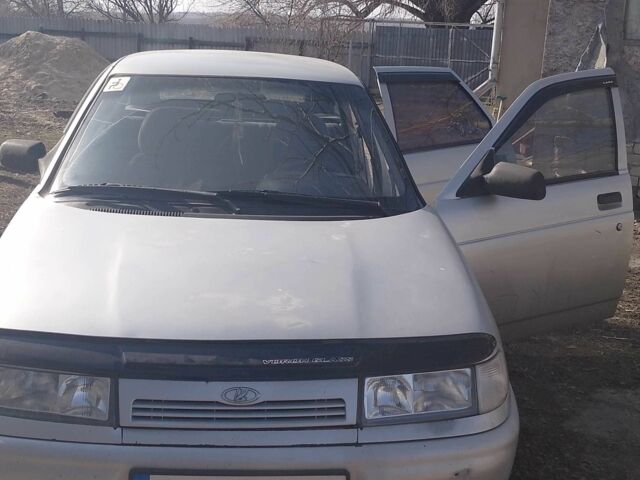 Серый ВАЗ 2112, объемом двигателя 1.6 л и пробегом 300 тыс. км за 2100 $, фото 1 на Automoto.ua