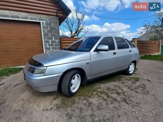 Серый ВАЗ 2112, объемом двигателя 1.6 л и пробегом 250 тыс. км за 2000 $, фото 1 на Automoto.ua