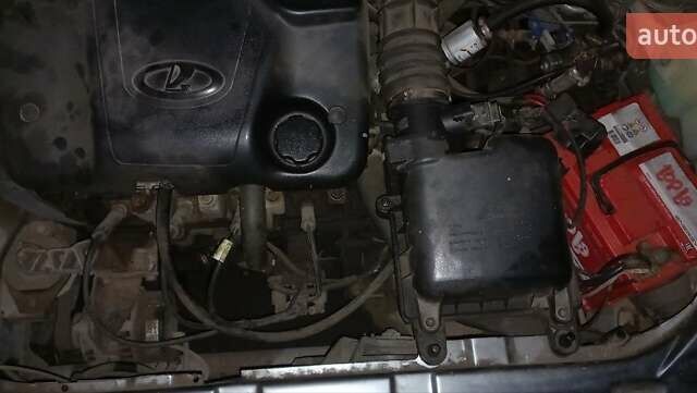 Серый ВАЗ 2112, объемом двигателя 1.6 л и пробегом 250 тыс. км за 500 $, фото 1 на Automoto.ua