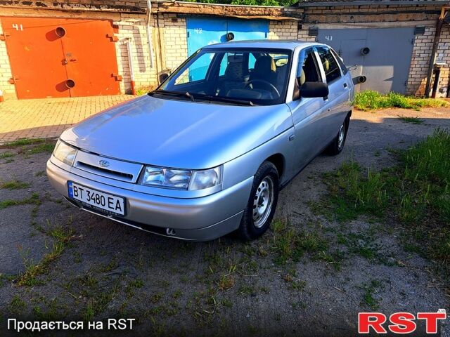 Серый ВАЗ 2112, объемом двигателя 1.6 л и пробегом 95 тыс. км за 3200 $, фото 1 на Automoto.ua