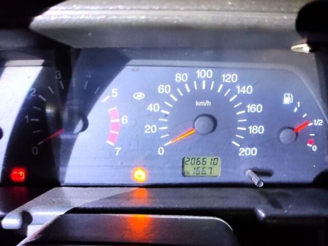 Серый ВАЗ 2112, объемом двигателя 1.6 л и пробегом 206 тыс. км за 2000 $, фото 1 на Automoto.ua