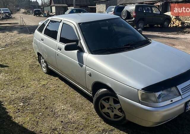 Серый ВАЗ 2112, объемом двигателя 1.6 л и пробегом 200 тыс. км за 1700 $, фото 1 на Automoto.ua