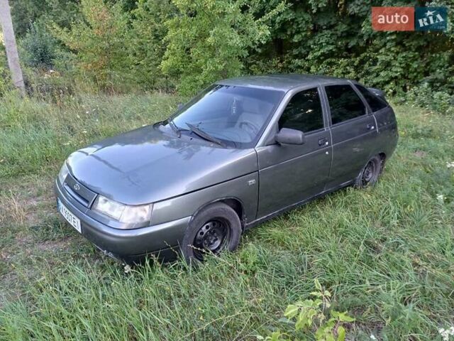 Серый ВАЗ 2112, объемом двигателя 1.6 л и пробегом 280 тыс. км за 2000 $, фото 1 на Automoto.ua
