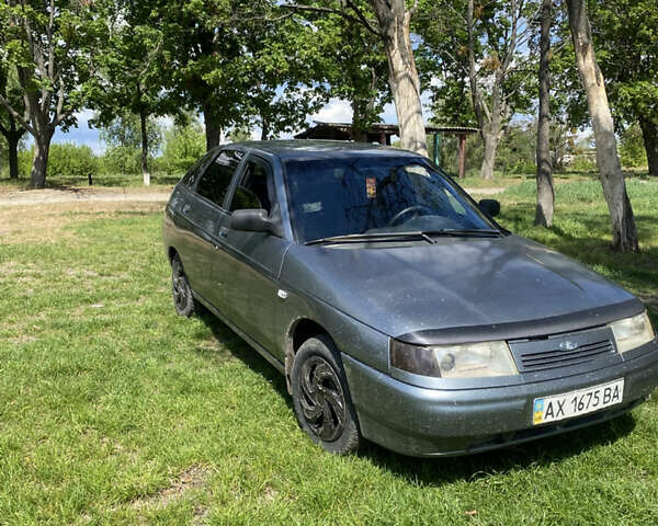Серый ВАЗ 2112, объемом двигателя 1.6 л и пробегом 200 тыс. км за 1850 $, фото 1 на Automoto.ua