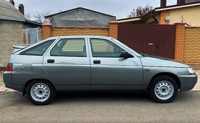 Серый ВАЗ 2112, объемом двигателя 0 л и пробегом 227 тыс. км за 1400 $, фото 1 на Automoto.ua