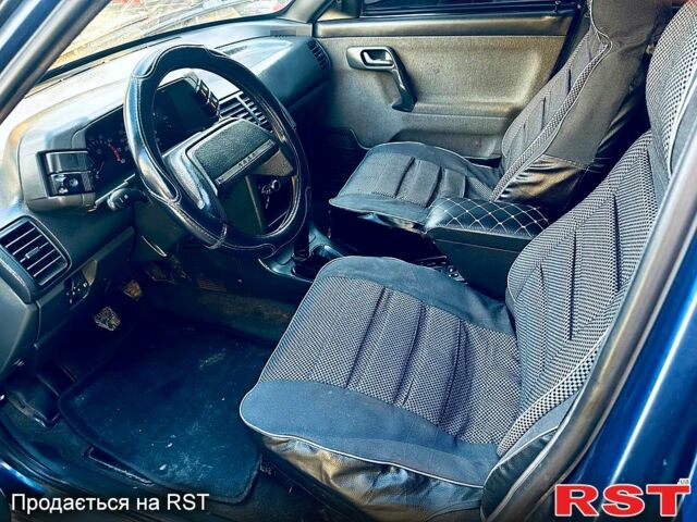 Синий ВАЗ 2112, объемом двигателя 1.6 л и пробегом 299 тыс. км за 1150 $, фото 1 на Automoto.ua