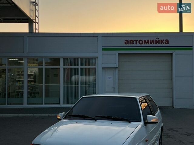 Белый ВАЗ 2113 Самара, объемом двигателя 1.6 л и пробегом 51 тыс. км за 2550 $, фото 1 на Automoto.ua