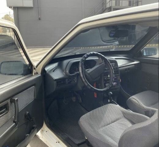 Белый ВАЗ 2113 Самара, объемом двигателя 1.6 л и пробегом 2 тыс. км за 2000 $, фото 1 на Automoto.ua