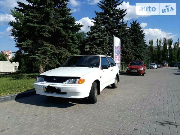 Белый ВАЗ 2113 Самара, объемом двигателя 1.6 л и пробегом 47 тыс. км за 3600 $, фото 1 на Automoto.ua