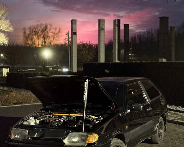 Черный ВАЗ 2113 Самара, объемом двигателя 1.6 л и пробегом 150 тыс. км за 1750 $, фото 1 на Automoto.ua