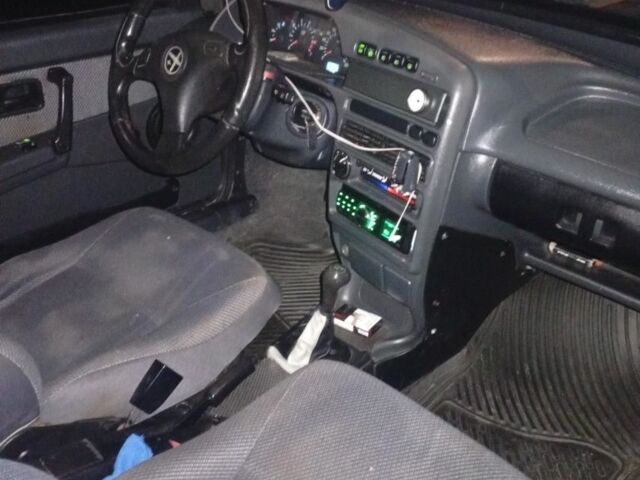 Чорний ВАЗ 2113 Самара, об'ємом двигуна 1.5 л та пробігом 200 тис. км за 1300 $, фото 1 на Automoto.ua