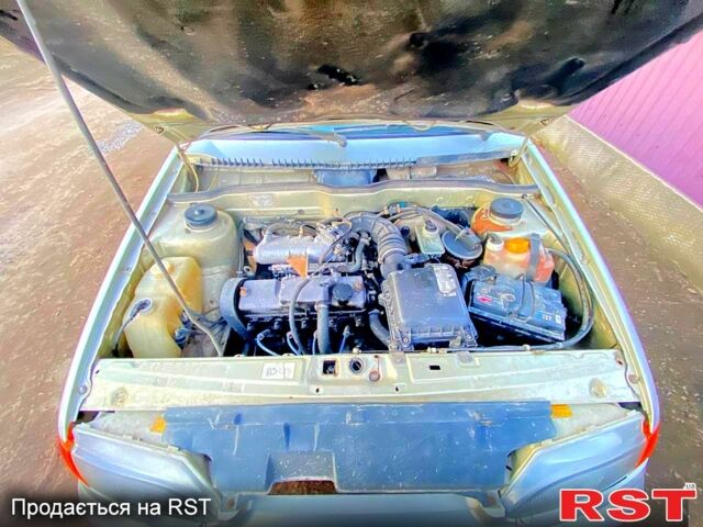 Серый ВАЗ 2113 Самара, объемом двигателя 1.5 л и пробегом 213 тыс. км за 1300 $, фото 1 на Automoto.ua