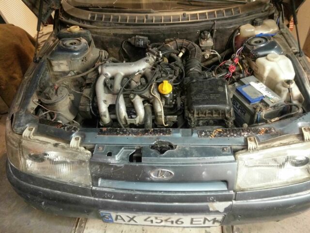 Серый ВАЗ 2113 Самара, объемом двигателя 1.5 л и пробегом 200 тыс. км за 721 $, фото 1 на Automoto.ua