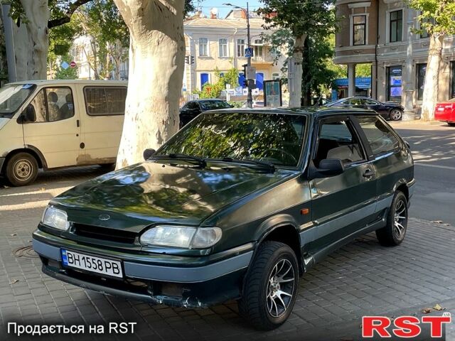 Зеленый ВАЗ 2113 Самара, объемом двигателя 1.6 л и пробегом 300 тыс. км за 1050 $, фото 1 на Automoto.ua