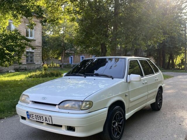 Белый ВАЗ 2114 Самара, объемом двигателя 1.6 л и пробегом 200 тыс. км за 1959 $, фото 1 на Automoto.ua
