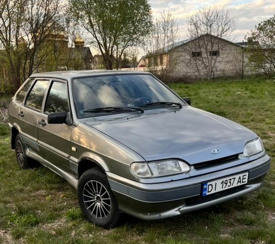 Серый ВАЗ 2114 Самара, объемом двигателя 1.5 л и пробегом 225 тыс. км за 1299 $, фото 1 на Automoto.ua
