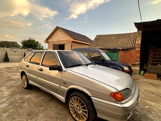 Серый ВАЗ 2114 Самара, объемом двигателя 1.5 л и пробегом 200 тыс. км за 1500 $, фото 1 на Automoto.ua