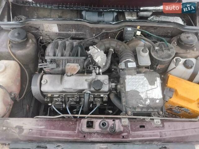 Красный ВАЗ 2115 Самара, объемом двигателя 1 л и пробегом 212 тыс. км за 1700 $, фото 1 на Automoto.ua