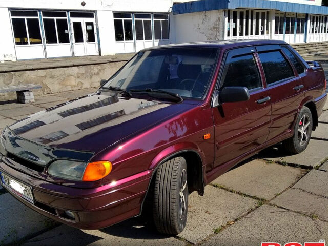 Красный ВАЗ 2115 Самара, объемом двигателя 1.6 л и пробегом 150 тыс. км за 2800 $, фото 1 на Automoto.ua