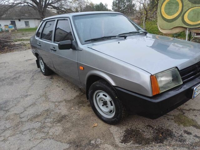 Серый ВАЗ 2115 Самара, объемом двигателя 1.5 л и пробегом 270 тыс. км за 1600 $, фото 1 на Automoto.ua