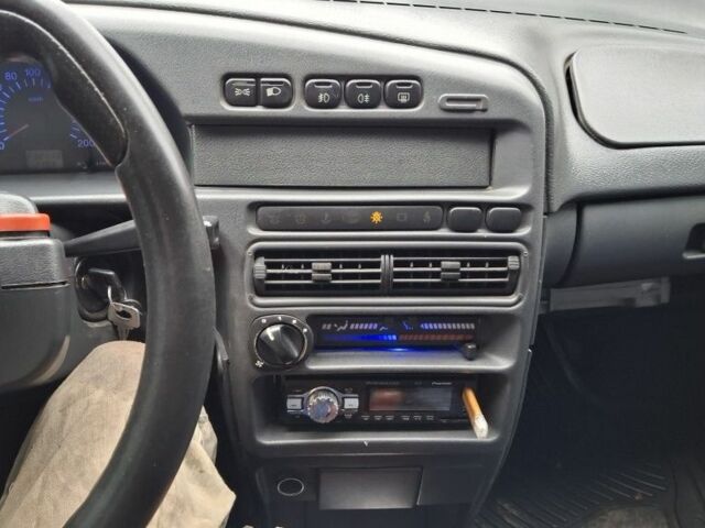 Серый ВАЗ 2115 Самара, объемом двигателя 1.5 л и пробегом 232 тыс. км за 1700 $, фото 1 на Automoto.ua