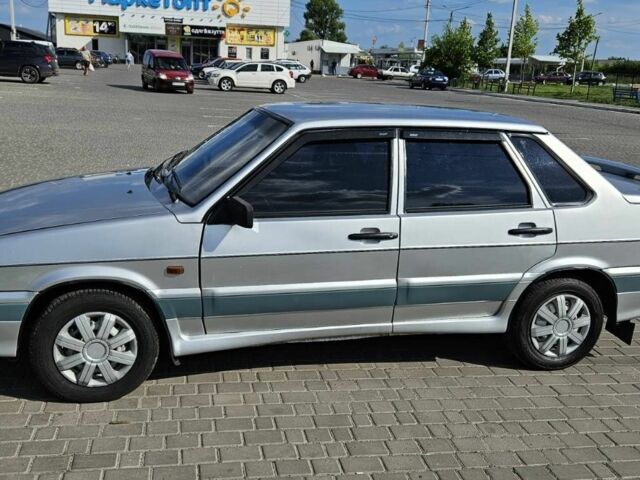 Серый ВАЗ 2115 Самара, объемом двигателя 1.5 л и пробегом 250 тыс. км за 1950 $, фото 1 на Automoto.ua