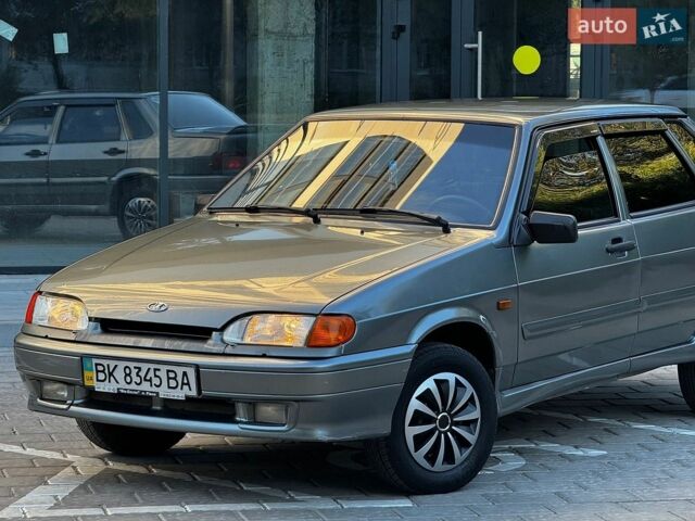 Серый ВАЗ 2115 Самара, объемом двигателя 1.6 л и пробегом 111 тыс. км за 1950 $, фото 1 на Automoto.ua