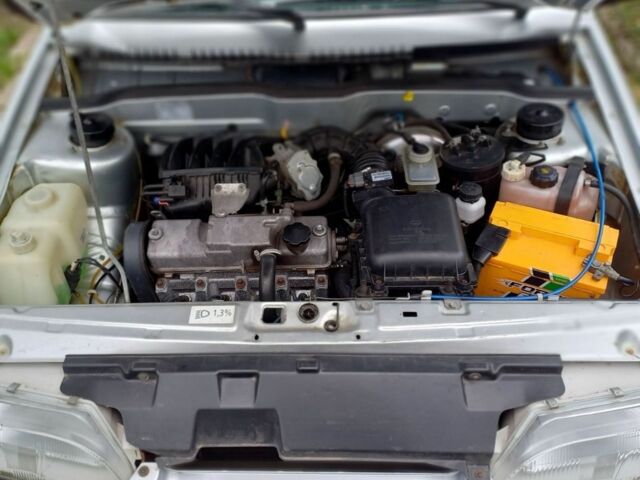 Серый ВАЗ 2115 Самара, объемом двигателя 1.6 л и пробегом 100 тыс. км за 3400 $, фото 1 на Automoto.ua