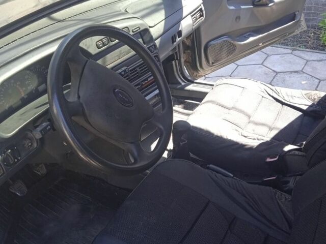 Зеленый ВАЗ 2115 Самара, объемом двигателя 1.5 л и пробегом 310 тыс. км за 1250 $, фото 1 на Automoto.ua