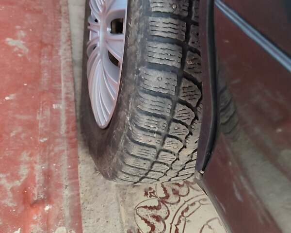 Зелений ВАЗ 2115 Самара, об'ємом двигуна 1.6 л та пробігом 200 тис. км за 2100 $, фото 1 на Automoto.ua