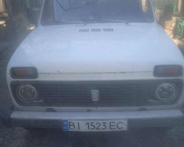 Белый ВАЗ 2121 Нива, объемом двигателя 1.6 л и пробегом 230 тыс. км за 2500 $, фото 1 на Automoto.ua