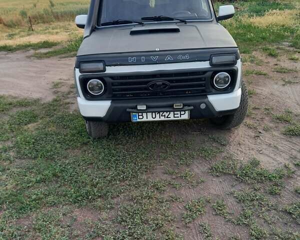 Білий ВАЗ 2121 Нива, об'ємом двигуна 1.7 л та пробігом 135 тис. км за 4000 $, фото 1 на Automoto.ua