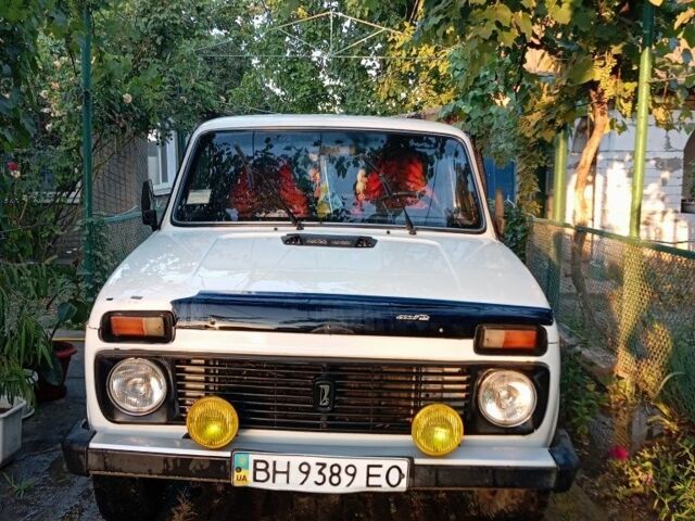 Белый ВАЗ 2121, объемом двигателя 1.6 л и пробегом 83 тыс. км за 3200 $, фото 1 на Automoto.ua