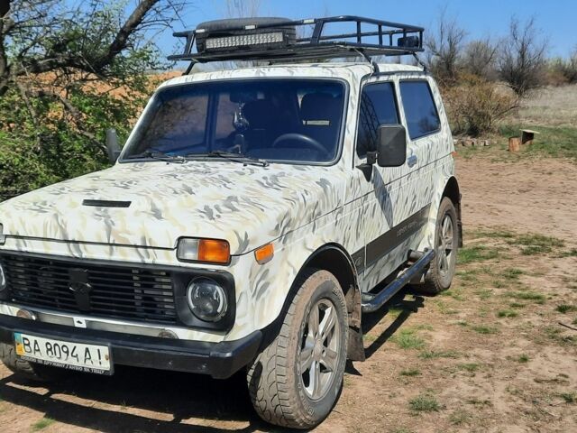 Белый ВАЗ 2121, объемом двигателя 1.9 л и пробегом 120 тыс. км за 3000 $, фото 1 на Automoto.ua