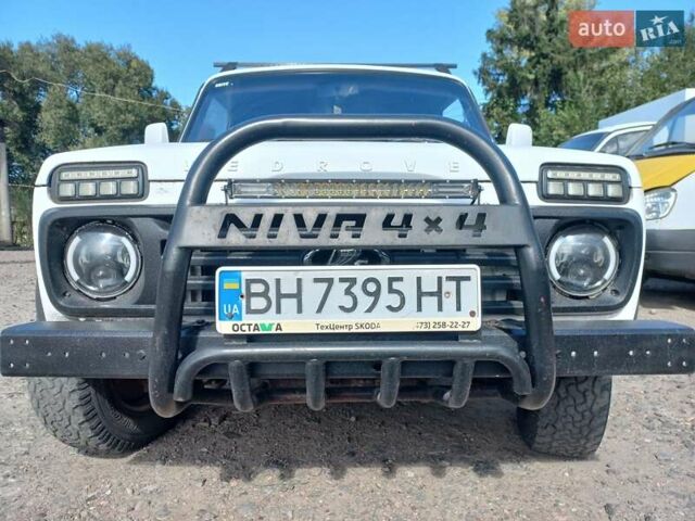 Білий ВАЗ 2121 Нива, об'ємом двигуна 1.6 л та пробігом 150 тис. км за 2800 $, фото 1 на Automoto.ua