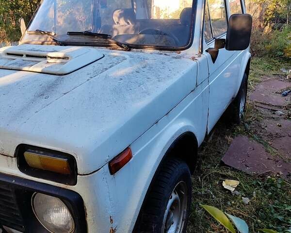 Белый ВАЗ 2121 Нива, объемом двигателя 1.57 л и пробегом 45 тыс. км за 1800 $, фото 1 на Automoto.ua