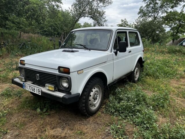 Білий ВАЗ 2121, об'ємом двигуна 1.6 л та пробігом 55 тис. км за 2100 $, фото 1 на Automoto.ua